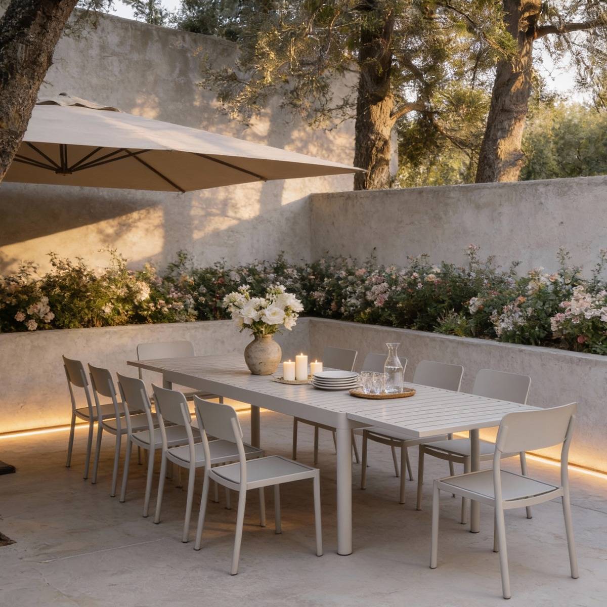 Table de jardin en aluminium rectangulaire taupe Kaïa