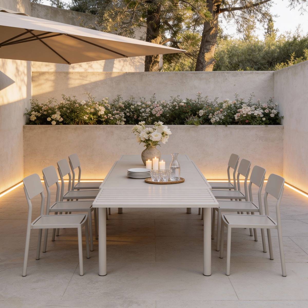 Table de jardin en aluminium rectangulaire taupe Kaïa