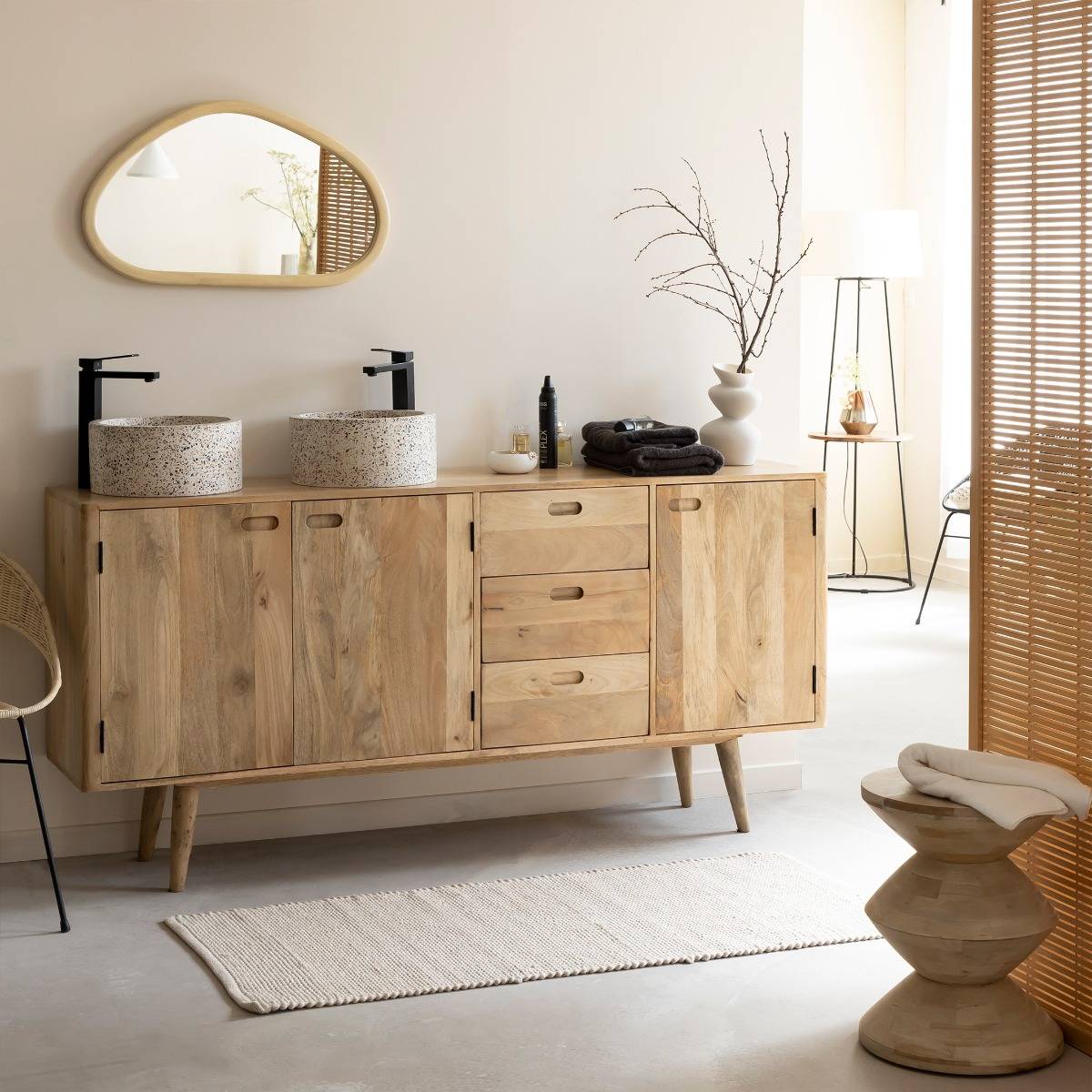 Miroir abstrait en bois de manguier clair Marley