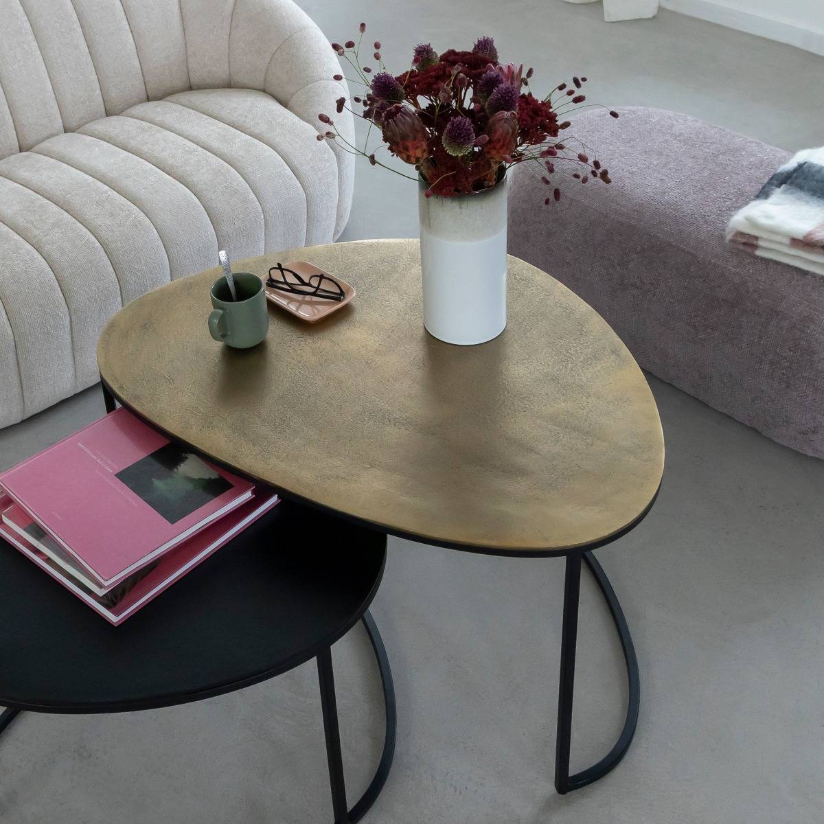 Table basse gigogne en aluminium doré et métal noir Victoria