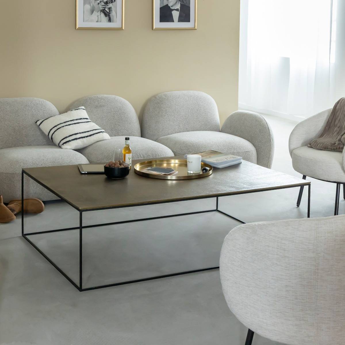 Table basse en aluminium doré et métal noir Victoria