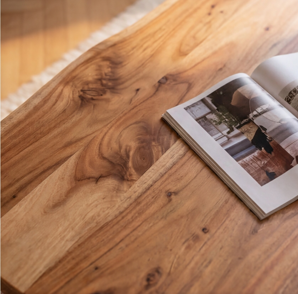Table basse en bois d'acacia Loriane