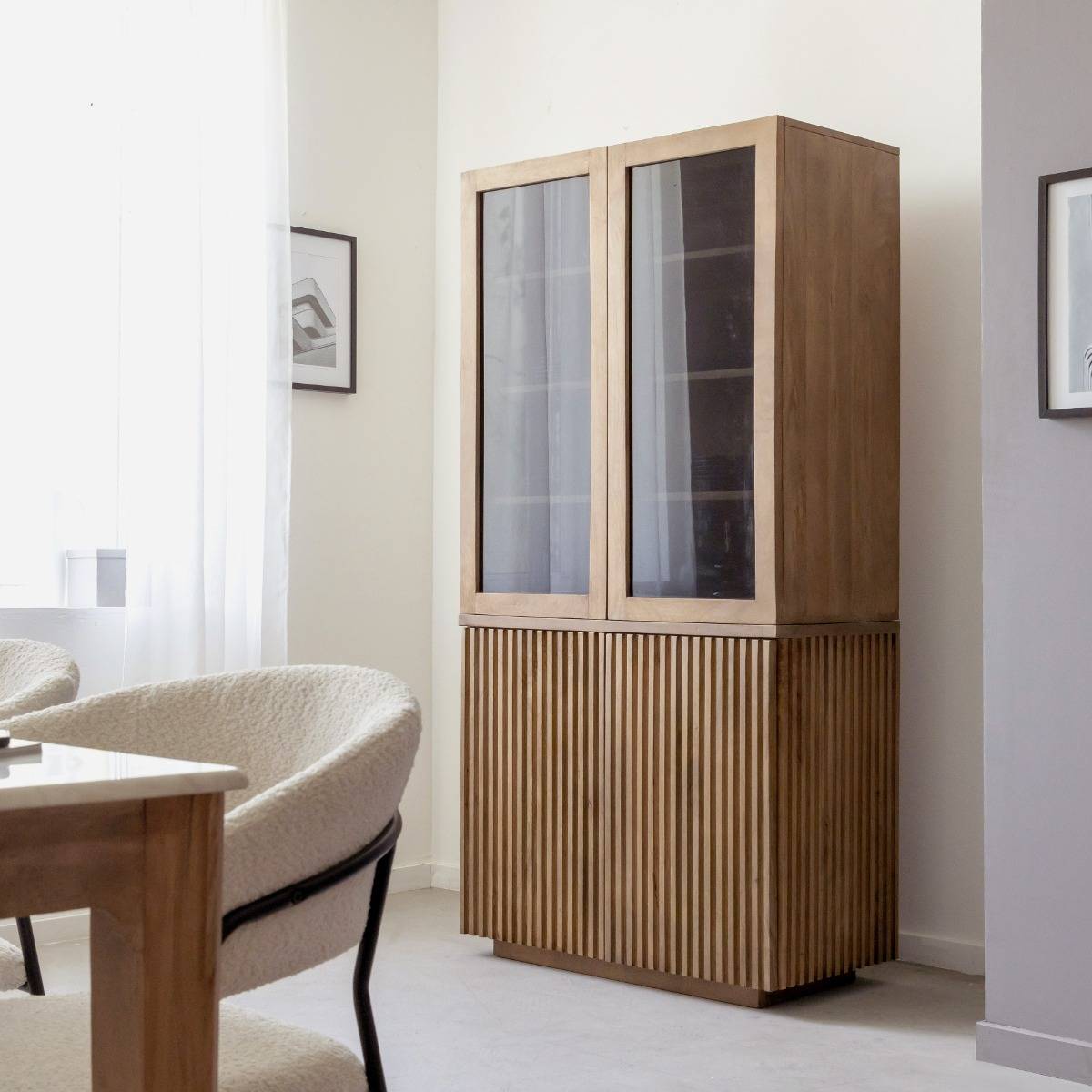Vitrine en bois de manguier Betty