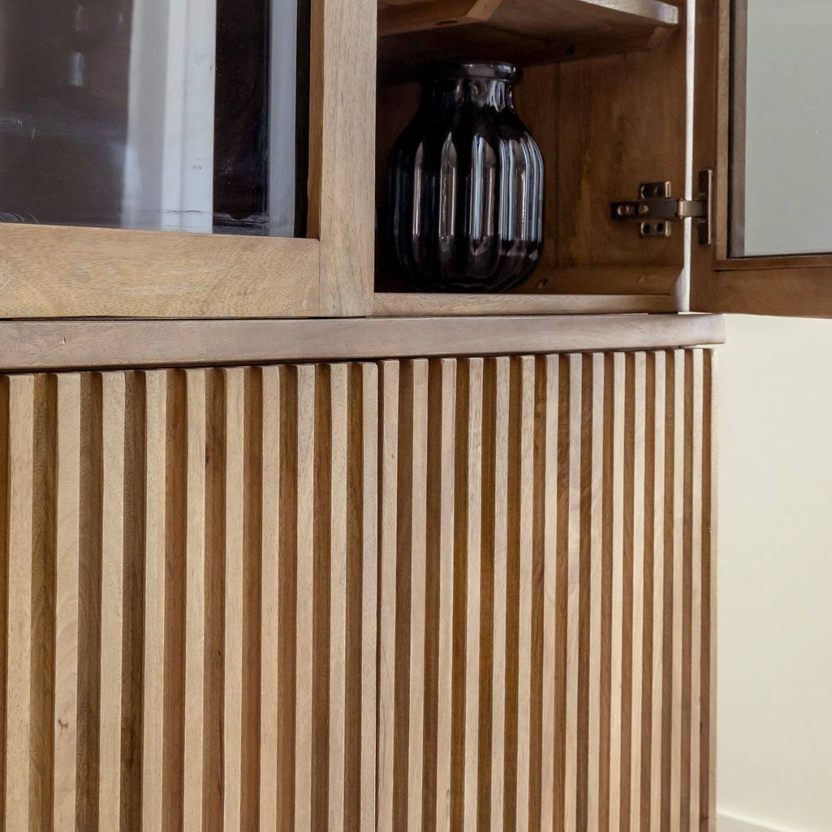 Vitrine en bois de manguier Betty