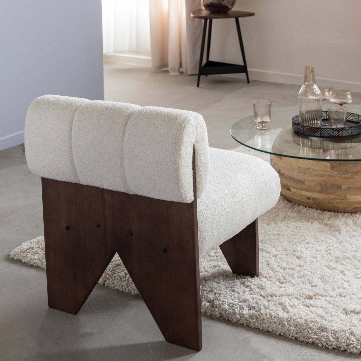 Petit fauteuil carré en tissu bouclette et bois d'hévéa blanc Soléa